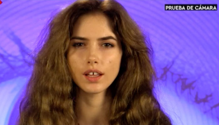 Carlota, decimosexta concursante de #GHRevolution, entra con Mina, su polo opuesto, a la casa