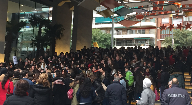 Tinet Rubira, creador de #OT2017, nos muestra a lo fans esperando a sus triunfitos. ?CUANTA GENTE!