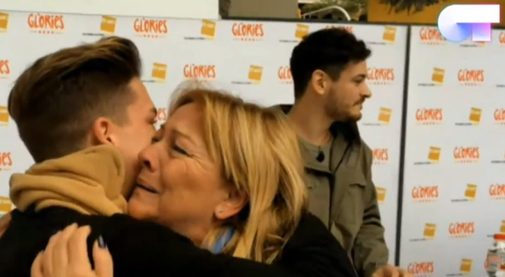 ?Morimos de AMOR en este instante! El abrazo m?s emotivo entre Raoul y su madre #OTCam