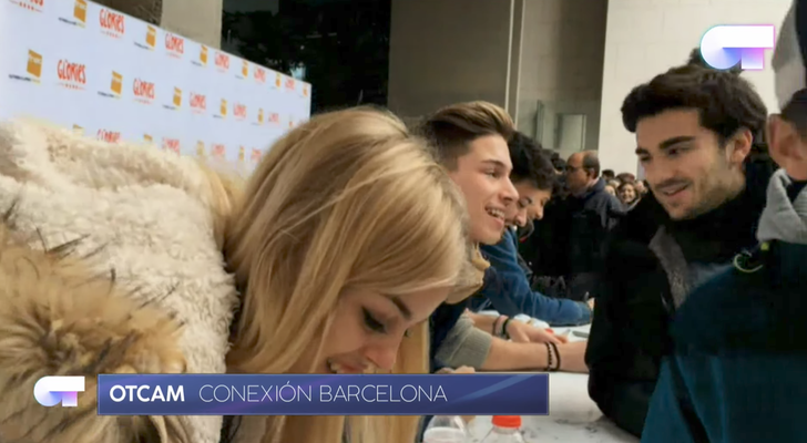 La firma sigue en Barcelona con gritos de