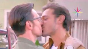 La telenovela 'Papá a toda madre' emite el primer beso gay en prime time de Televisa
