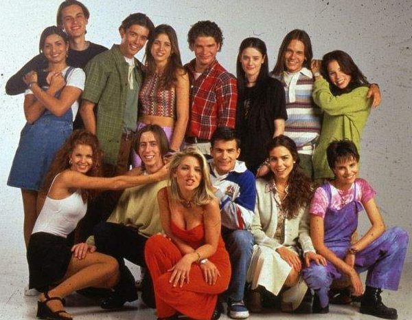 Las inverosímiles edades de los personajes y actores de 'Al salir de clase',  la mítica serie de Telecinco