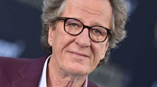 Geoffrey Rush ('Genius') niega la acusación de "comportamiento inapropiado" y carga contra la compañía teatral