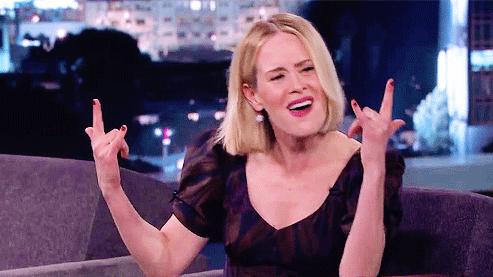Sarah Paulson no est? nominada pero, ?alguien dudaba que fuera a subirse al escenario? ?Queen Sarah!