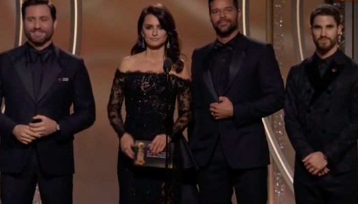 Los protas de 'ACS: Versace' han subido a dar un premio. ?Os mor?s de ganas por ver la serie tanto como nosotros?