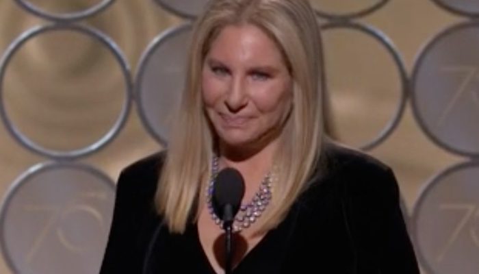 ?Atenci?n todos! La diva Barbra Streisand ha llegado al escenario de los Globos de Oro