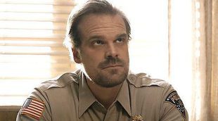 David Harbour, sobre la tercera temporada de 'Stranger Things': "Me encantaría ver a Hopper y a Steve juntos"