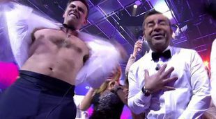 Jorge Javier Vázquez se desnuda y acaba en calzoncillos en 'Sálvame Stars' en la Nochevieja de Telecinco