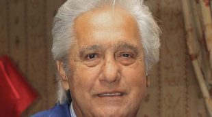 Chiquetete la lía, vestido de Rey Melchor, desvelando su secreto a los niños: "Yo soy cantante"