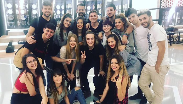 .@ManelNMusic ya tiene una foto con su sucesor, ?Cu?l de ellos ser??