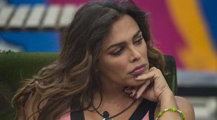 Amor Romeira ('GH 9') sorprende con una imagen desnuda en donde solo viste unas medias