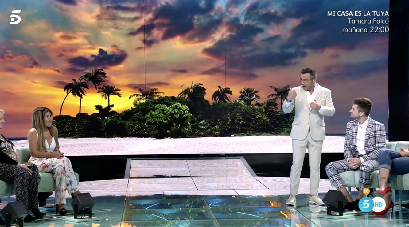 ?MENUDO ENCUENTRO! Esto promete mucho... ?Sois m?s de Chabelita o de Alejandro?