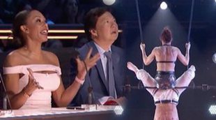 'America's Got Talent': Una trapecista cae al vacío en mitad de la actuación