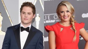 '25': Matt Shively ('The Real O'Neals') y Emily Osment ('Young & Hungry') protagonizarán el piloto de CBS