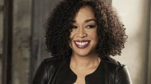 Shonda Rhimes adaptará la historia de la estafadora Anna Delvey en su primer proyecto para Netflix