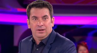 'Ahora Caigo': Arturo Valls aterrorizado al escuchar la pavorosa voz de una de sus concursantes