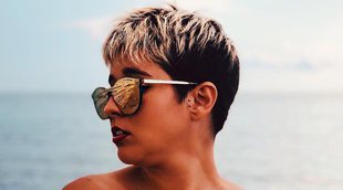 Alejandra Castelló ('Hora Punta') se desnuda a orillas del mar para anunciar un nuevo proyecto