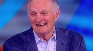 Alan Alda, protagonista de 'M*A*S*H', confiesa padecer párkinson desde hace 3 años y medio