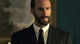 'The Handmaid's Tale': Joseph Fiennes habla de la importancia de comprender los intereses de los monstruos