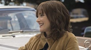 El productor de 'Stranger Things' habla del posible romance entre Joyce y Hopper en la 3ª temporada
