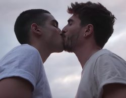 Así suena "Merlí", single de Miss Caffeina inspirado en la serie, con Omar Ayuso ('Élite') en el videoclip