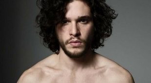 Una modelo filtra unas fotos de Kit Harington desnudo para demostrar que le es infiel a su mujer con ella