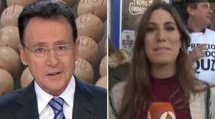 Matías Prats felicita en pleno telediario a una reportera ganadora del Gordo de la Lotería