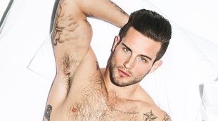 Nico Tortorella, actor de la serie 'Younger', se desnuda para dar la bienvenida al 2019