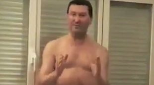 Leonardo Dantés se desnuda y promueve el nudismo en su nueva canción