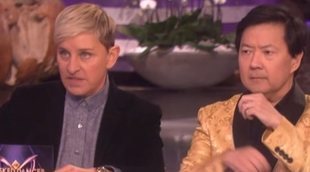 Ellen DeGeneres parodia 'The Masked Singer' con una versión de baile y Ken Jeong como jurado