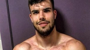 Pol Badía ('GH 17') protagoniza un desnudo integral y manda una sexy indirecta al Maestro Joao