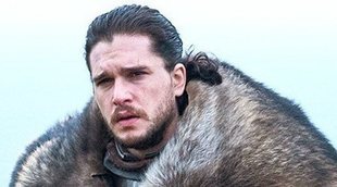 La foto de Kit Harington maquillando a una compañera de 'Juego de Tronos' se hace viral