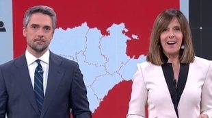 Un micrófono abierto se cuela en el Especial Elecciones 26-M de Televisión Española: "Vamos a fumar"