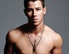 Nick Jonas repite la historia de Jason Momoa y recibe todo tipo de críticas por unas fotos sin camiseta