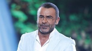 Jorge Javier Vázquez protagoniza un sensual desnudo integral en su cama