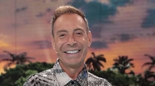 Maestro Joao protagoniza un polémico y criticado desnudo integral