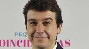 Javier Veiga ('Pequeñas coincidencias'): "La segunda temporada la estamos rodando en capítulos de 25 minutos"