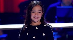 La gracia de la pequeña Manuela obnubila a los coaches en 'La Voz Kids': "No puedo apartar la mirada de ella"