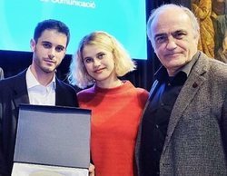 Los protagonistas de 'Merlí' se reencuentran recibiendo el Premi Nacional de Comunicació de la Generalitat