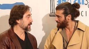 Can Yaman coincide con Javier Bardem y acapara los focos en los Premios Actúa 2019