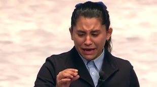 Nerea repite la historia y llora de emoción tras cantar el quinto premio de la Lotería de Navidad