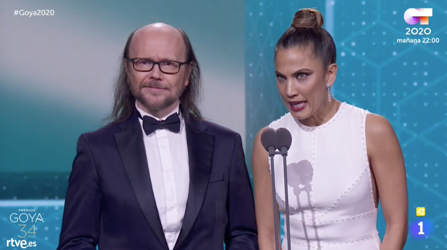 @SSantiagosegura no llega ninguna camiseta promocionando nada. ¿Qué está pasando?