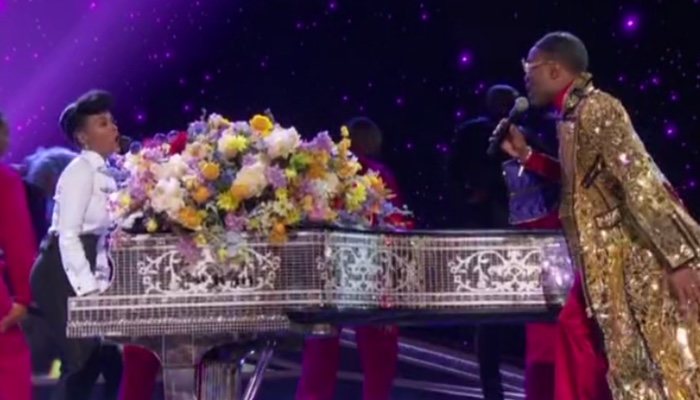 Unos #OscarSoWhite comienzan con la actuación de Janelle Monáe y Billy Porter. Curioso...