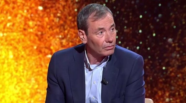 Cuatro se impone a Telecinco en prime time y late night
