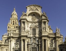 Las misas destacan en los rankings de Castilla y León y Murcia