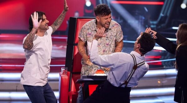 Antena 3, sin rival, consigue dominar todas las franjas salvo la mañana