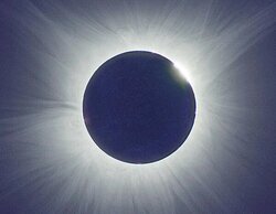 Dispares resultados para los primeros especiales sobre el eclipse en las autonómicas