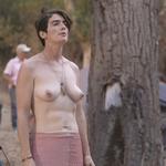 Gaby Hoffmann, desnuda, muestra las tetas en 'Transparent'