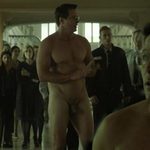 Chris Conrad, desnudo integral, enseña el pene en 'Patriot'