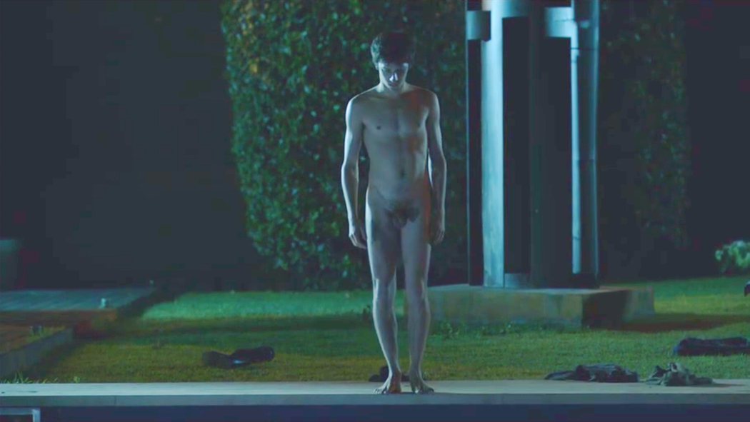 Pablo Capuz muestra el pene en un desnudo integral en 'Merlí: Sapere aude'